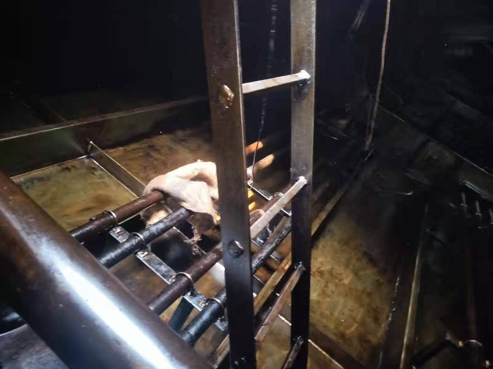 HFO oil tank clean and crack weld